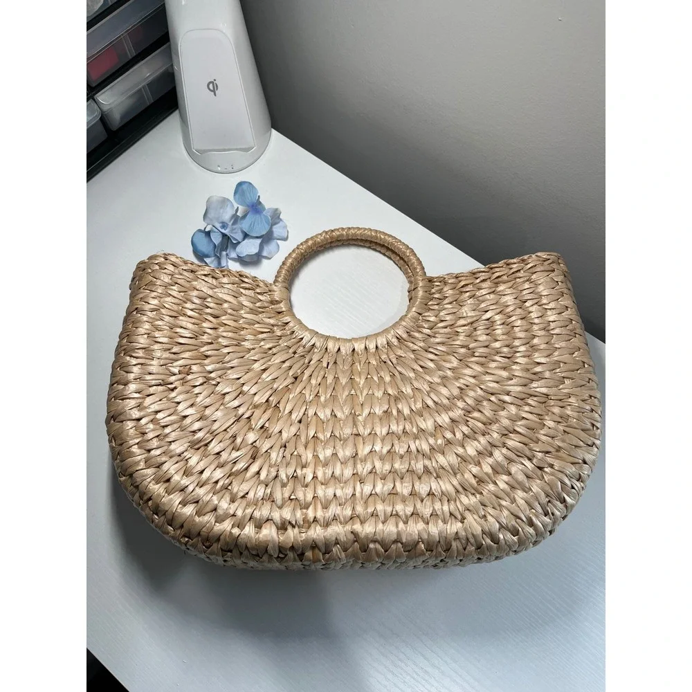 LC Lauren Conrad Woven Straw Crescent Tote Crossbody Bag Tan vacation beach